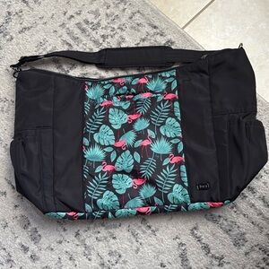 RARE: NWOT Lug Shuffle Xxl duffle in Flamingo black